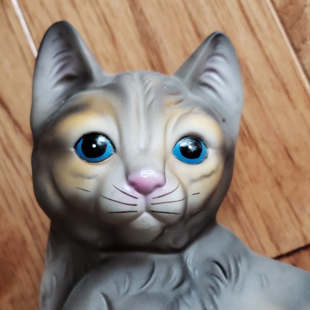 Ceramic Cat - Picture 4 of 7